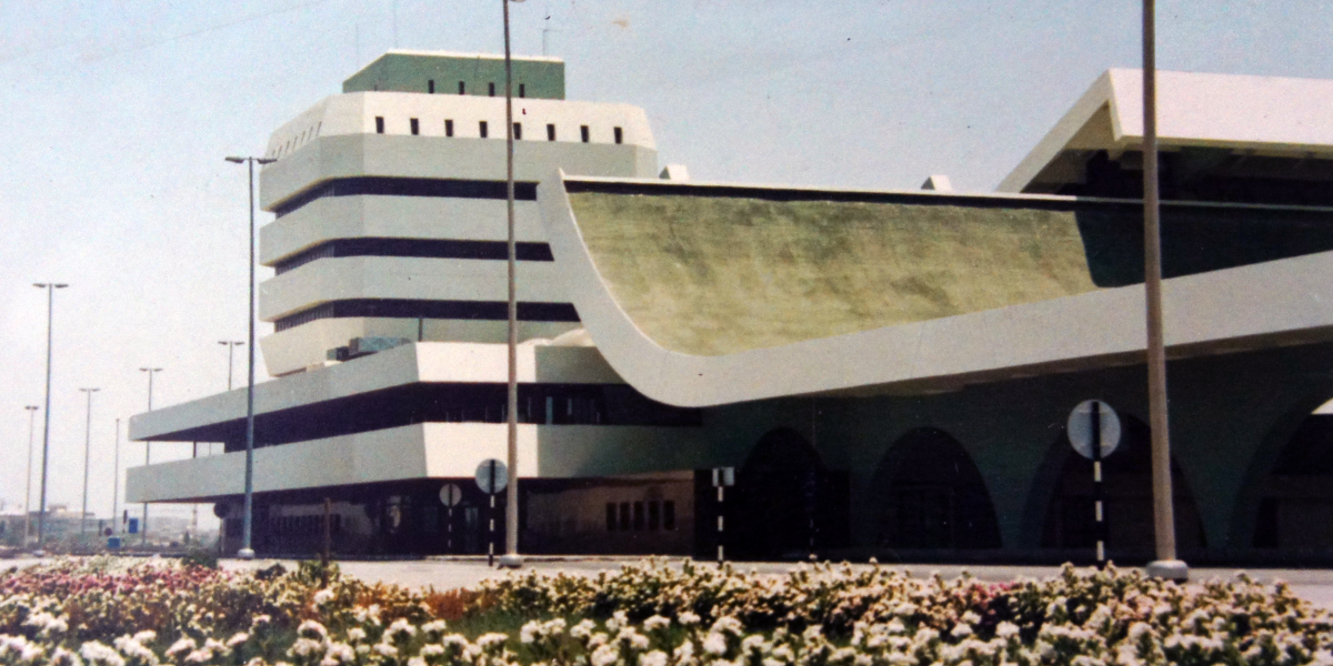 Открива се изложба Сгради по хоризонтала: Български следи в модерната архитектура на Абу Даби