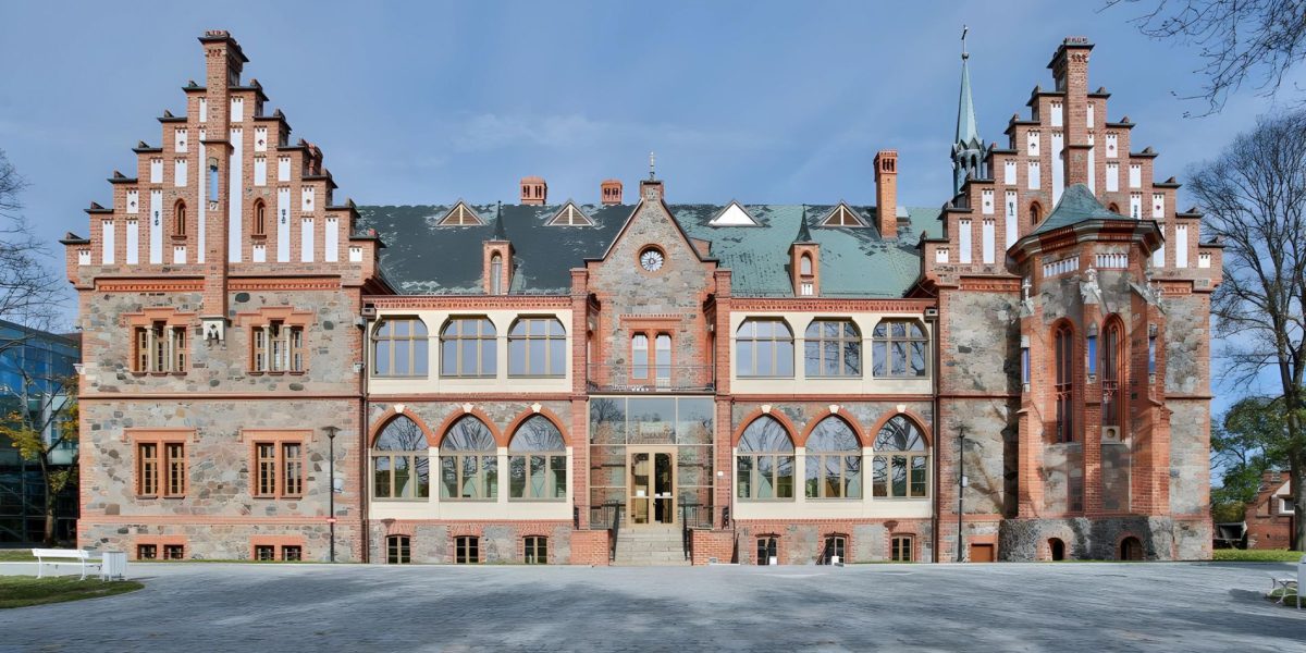 Музикалното училище в Жаган – успешен пример за реставрация на историческа сграда с Aliplast