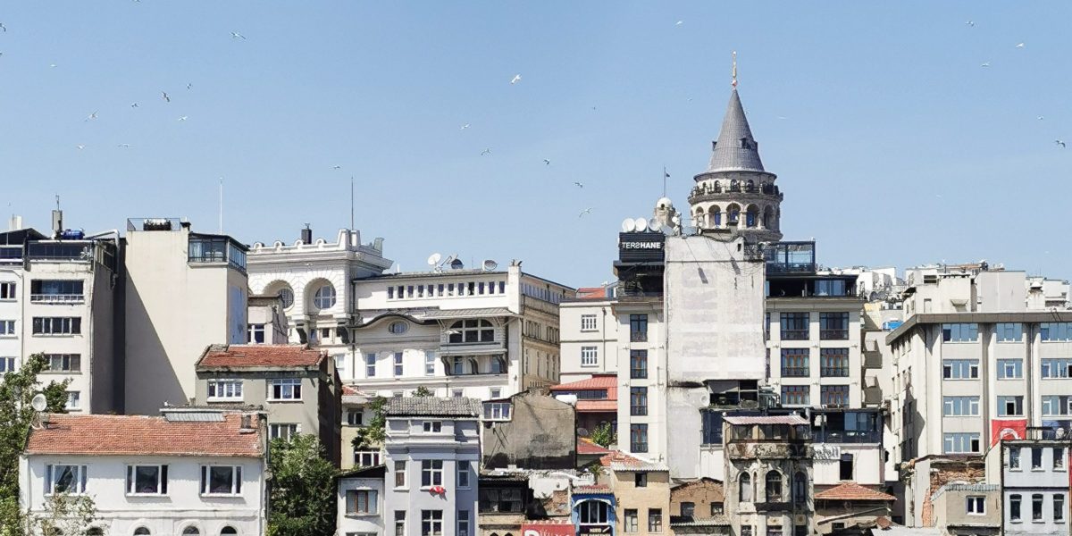 Архитектурните контрасти на Истанбул